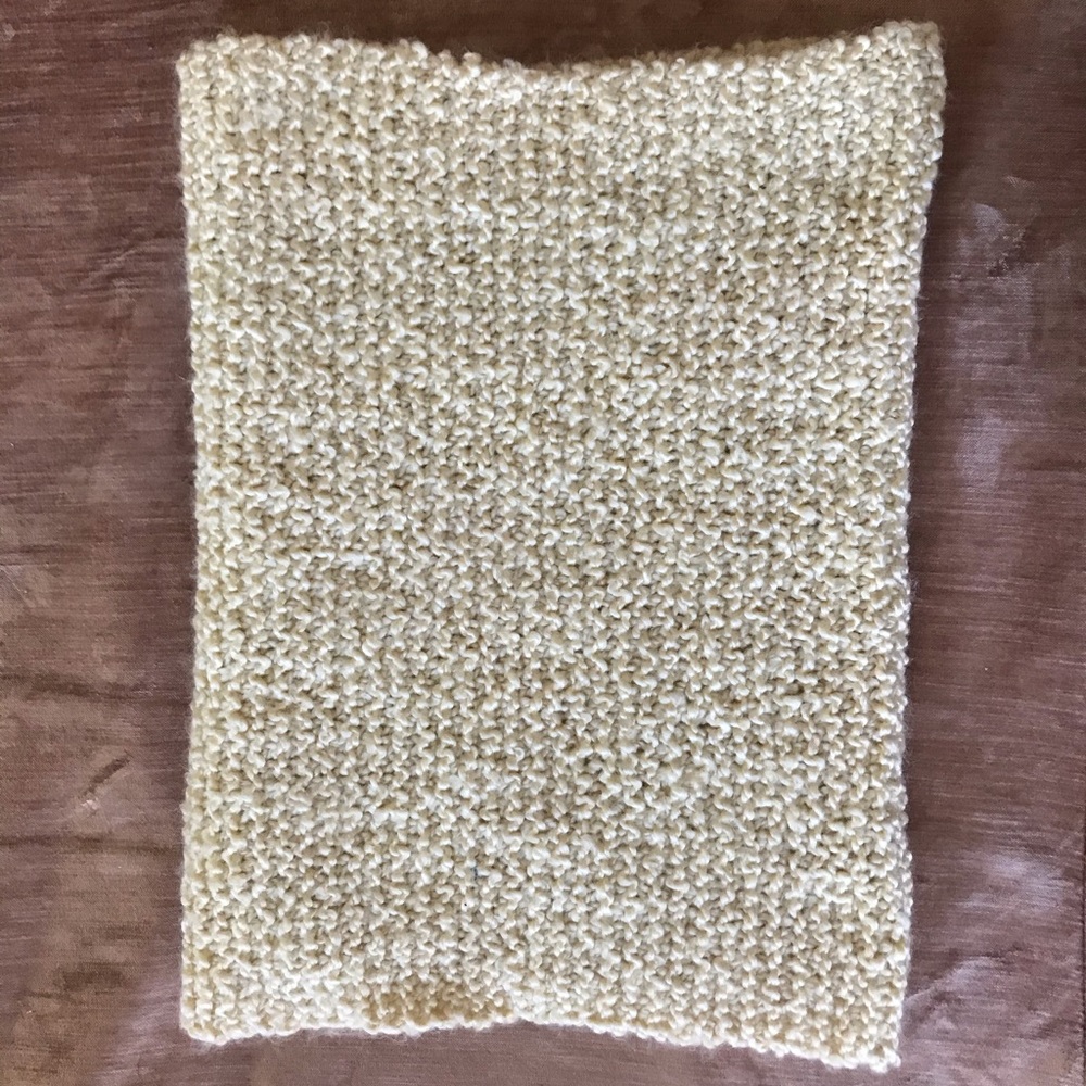 🌸 Knit Infinity Scarf - Picture 4 of 4